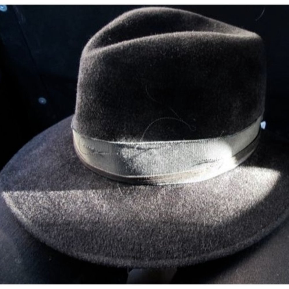 Anda and Masha Hat